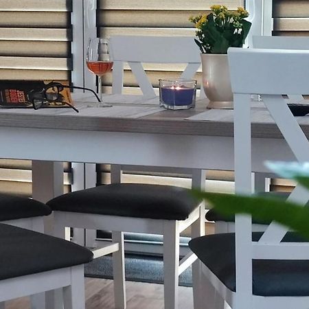 Zakatek Ciszy. Villa Sluchowo Buitenkant foto