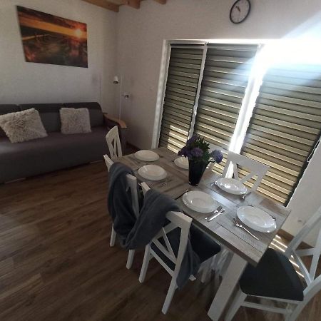 Zakatek Ciszy. Villa Sluchowo Buitenkant foto