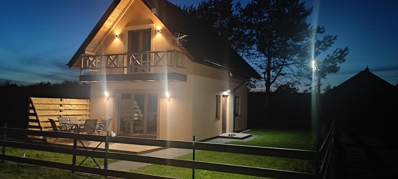 Zakatek Ciszy. Villa Sluchowo Buitenkant foto