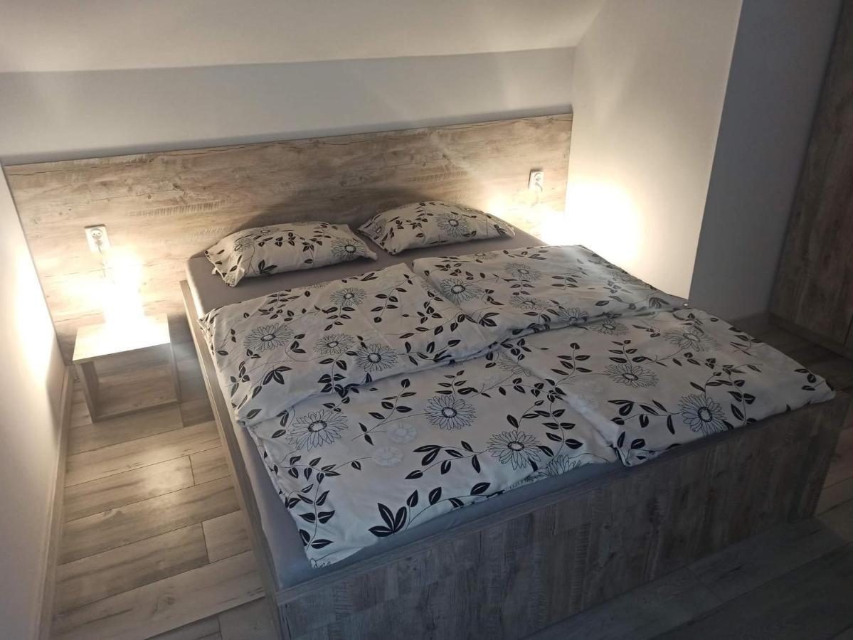 Zakatek Ciszy. Villa Sluchowo Buitenkant foto