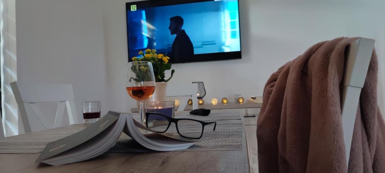Zakatek Ciszy. Villa Sluchowo Buitenkant foto