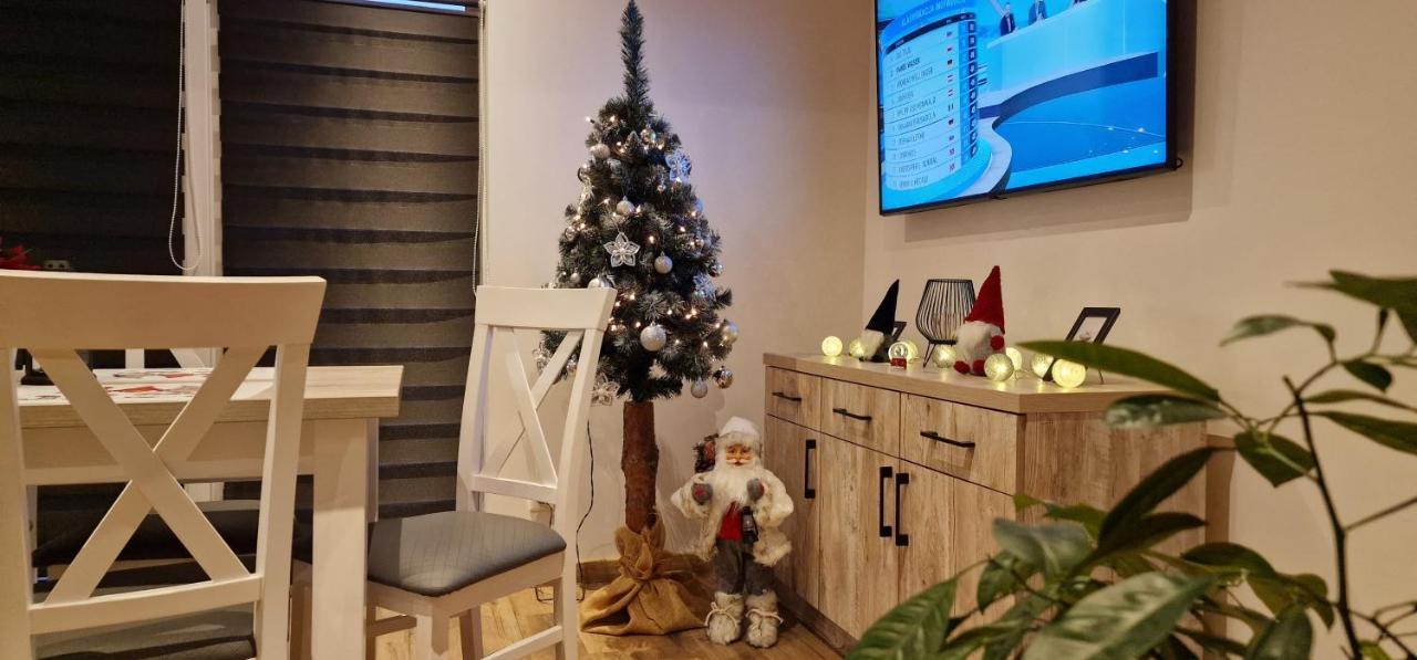 Zakatek Ciszy. Villa Sluchowo Buitenkant foto