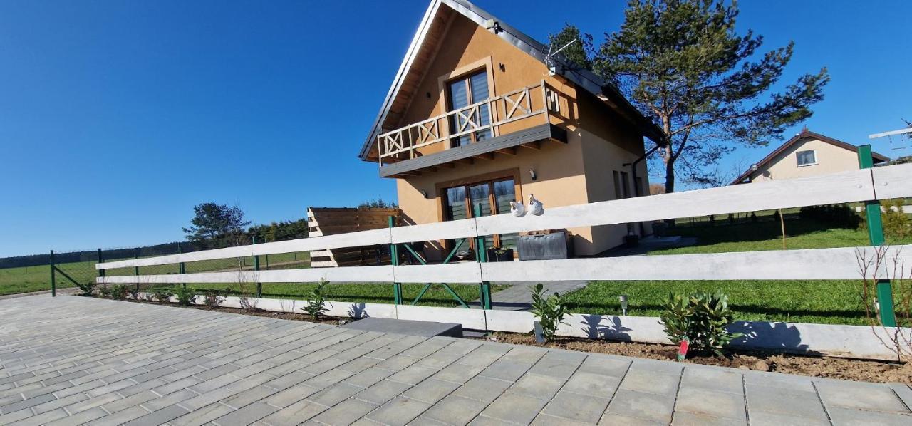 Zakatek Ciszy. Villa Sluchowo Buitenkant foto